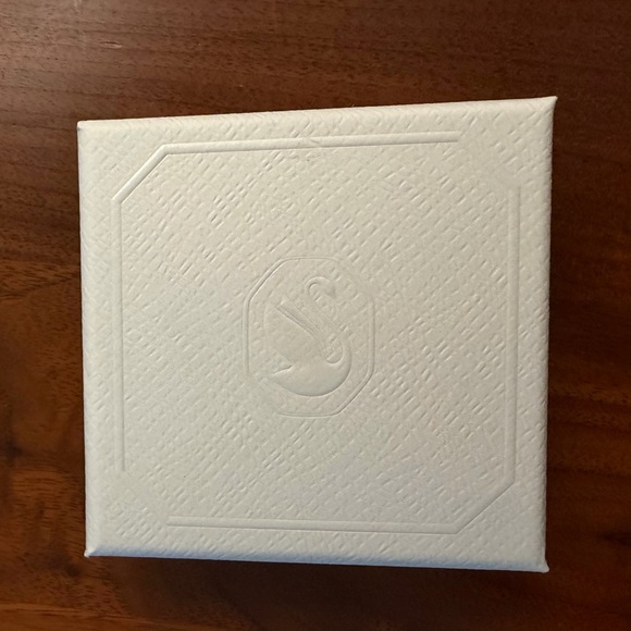 NEW Swarovski Matrix Crystal Double Row Cuff Stud Earrings - Picture 7 of 8